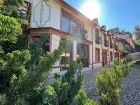 LeoHostel 3*