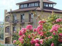 on Zemlyanichnaya Guest House