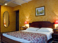 La Mezon Hotel