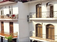 U Morya Guesthouse - Uslara 3/2 / У Моря гостевой дом на Услара 3/2 3*