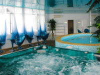 Atrium-Victoria Hotel
