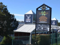 The Oaks Hotel Motel