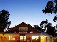 Outback Pioneer Lodge 