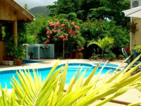 Reef Holiday Apartments