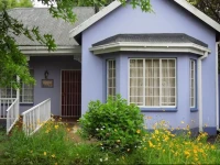 Lilac Lodge-Purple House 