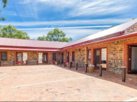 Birdwood Motel