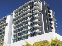 Oaks Grand Gladstone