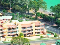 Alexander Beachfront Apartments 