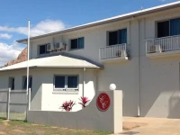 Castle Crest Motel 