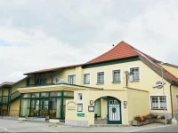 GГ¤stehaus Hofbauer - Zur weiГџen Rose 