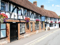 Legacy Rose And Crown Hotel
