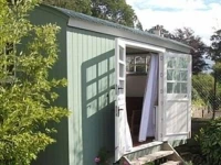 Posh Huts 5*