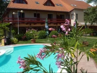 Zsanett Hotel 