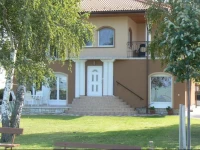 Lomb Apartman 