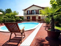 HullГЎm Villa B&B 