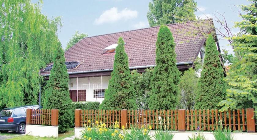 Holiday home Pipacs-BalatonszГЎrszГі 
