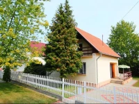Villa BalatonszГЎrszГі 2 