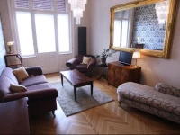 Esthers Classical Style Apartment with balcony 
