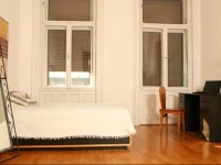Kiss Apartment 
