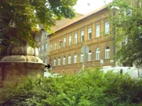 Season Hostel 