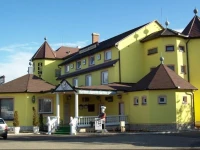 HoldfГ©ny Hotel 