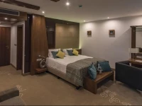 Castellum Hotel HollГіkЕ‘ 
