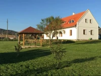 GyГјmГ¶lcsГ¶skert VendГ©ghГЎz 