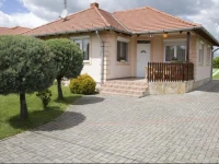 NapsugГЎr Apartman Lenti 