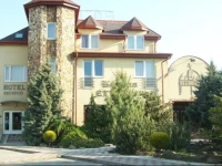 Korona Hotel Г©s Г‰tterem 