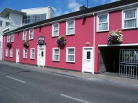 Kennys Guest House 3*