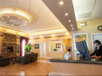 Chateau Regina Hotel and Suites 