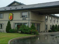 Super 8 Windsor