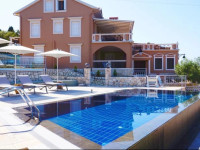 Faros Residence