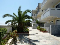 Ostria Seaside Studios and Apartments 