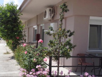 Tzamtzis Apartments