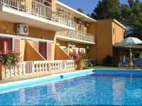 River Studios & Apartments 