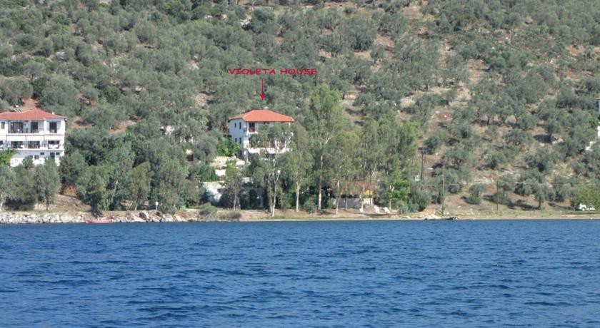 Violetta Studios & Apartments 
