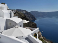 Helianthus Suites- Caldera Caves