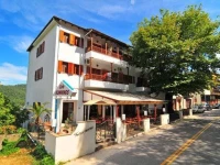 Komninos Rooms 