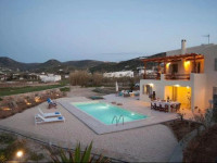 Villa Parasporos