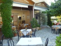 Babis Taverna & Rooms 