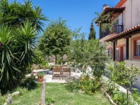 Lithos Apartments 