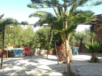 Sklavos Apartments 