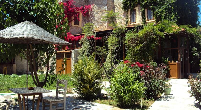 Yaghane Pension 