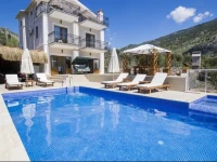 Г–mrГјmm Hostel 