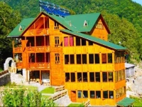 Macahel Green Roof Hotel 