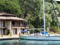 Yacht Charter 
