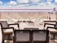 Apartment Mirage 44 