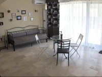 Lake Boutique Apartments Mamaia 