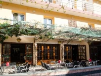 Hostal Lloret 